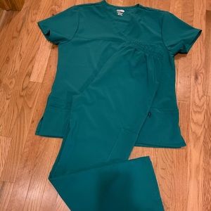 NWOT 💚Hunter Green Scrub Set💚